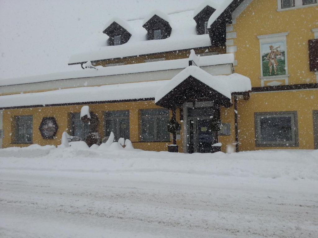 Postwirt Hotel Seeboden Exterior photo